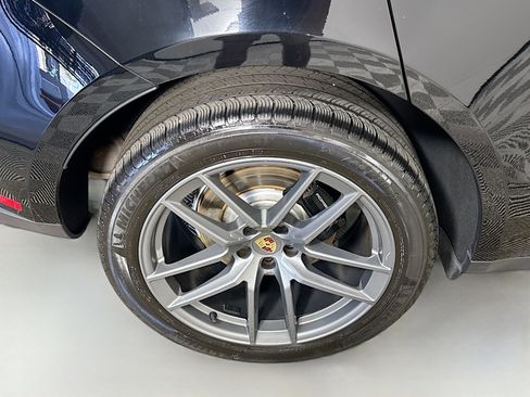 Used 2024 Porsche Macan Turbo w/ Premium Plus Package image 32