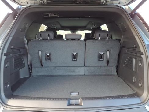 New 2026 Chevrolet Traverse LT w/ Sun and Wheel Package FWD image 10