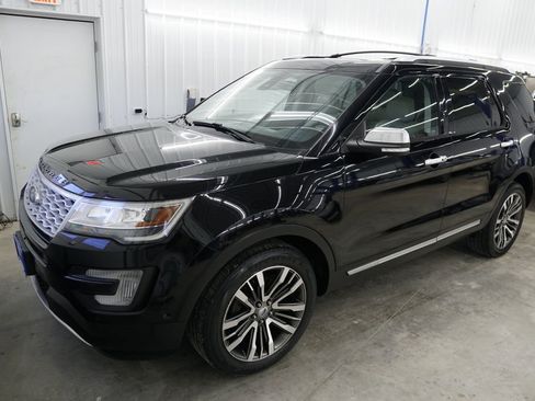 Used 2017 Ford Explorer Platinum AWD/4WD image 8