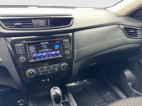 Used 2020 Nissan Rogue S w/ Special Edition Package FWD image 24
