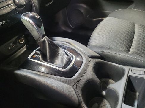 Used 2018 Nissan Rogue SV FWD image 26