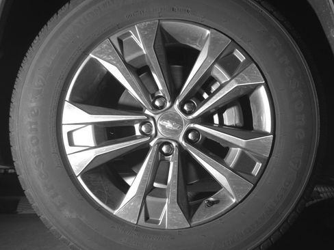 Used 2025 Chevrolet Equinox LT FWD image 13