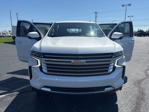 Used 2023 Chevrolet Suburban High Country AWD/4WD image 19