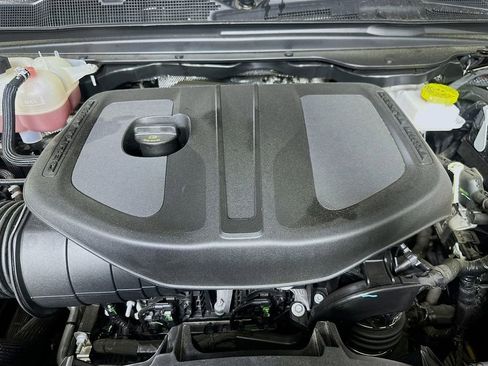 Used 2025 RAM 1500 Big Horn AWD/4WD image 9