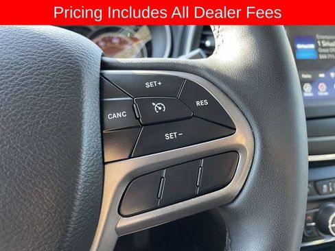 Used 2022 Jeep Cherokee Latitude Lux AWD/4WD image 27