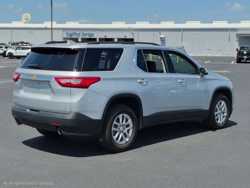 Used 2021 Chevrolet Traverse LT FWD image 5