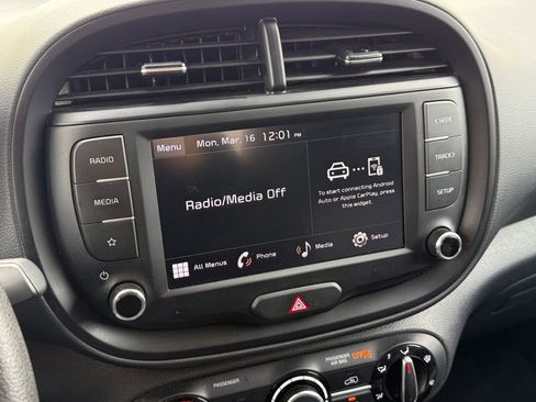 Used 2025 Kia Soul LX w/ LX Technology Package image 20