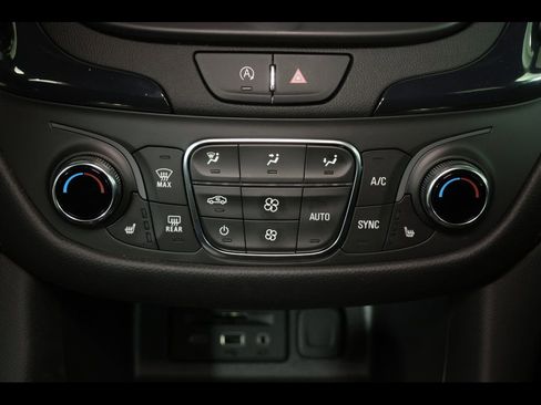 Used 2023 Chevrolet Equinox RS AWD/4WD image 27