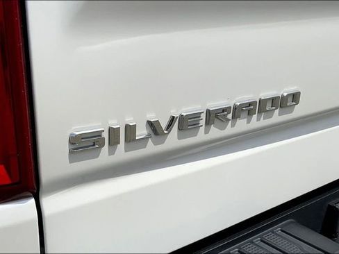 Used 2021 Chevrolet Silverado 1500 High Country w/ Technology Package image 8