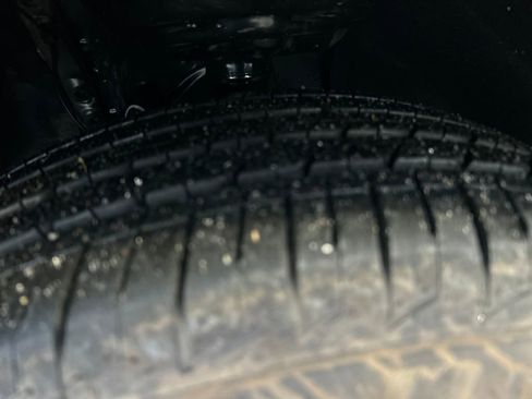 Used 2025 Toyota Sienna Platinum image 30