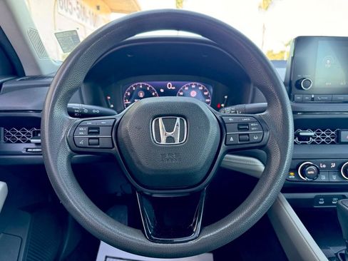 Used 2025 Honda Accord SE image 11