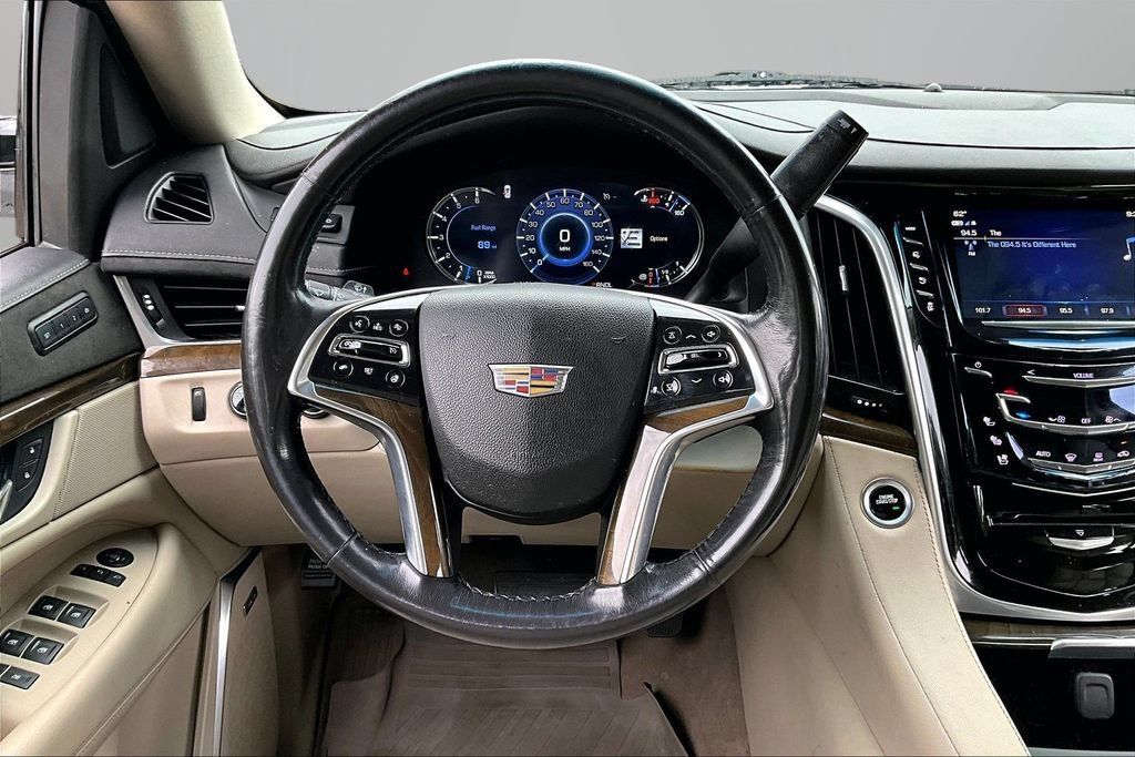 Used 2020 Cadillac Escalade Luxury AWD/4WD image 8
