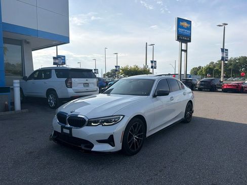 Used 2019 BMW 330i xDrive Sedan w/ Convenience Package AWD/4WD image 2