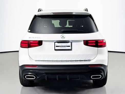New 2026 Mercedes-Benz GLB 250 image 3