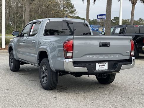 Used 2021 Toyota Tacoma SR5 RWD image 7