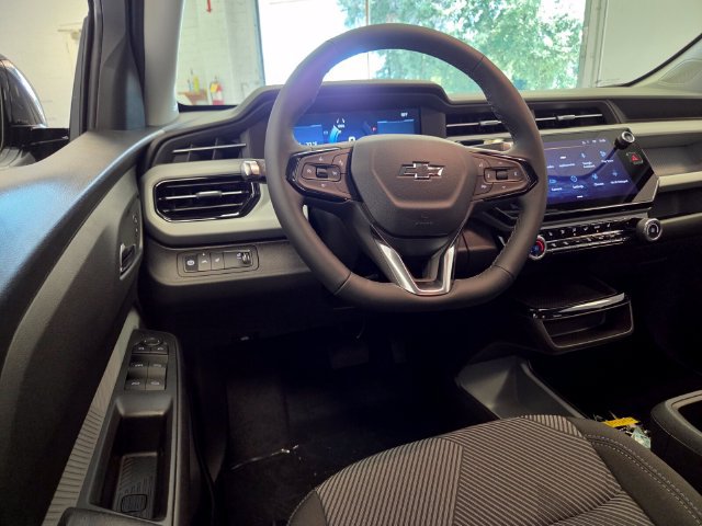 New 2027 Chevrolet Bolt LT w/ Comfort Package FWD image 13