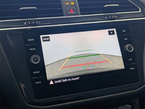 Used 2022 Volkswagen Tiguan SEL R-Line image 23