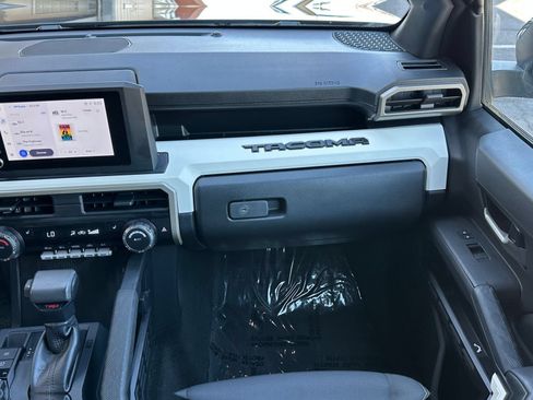 Used 2024 Toyota Tacoma TRD Off-Road AWD/4WD image 33