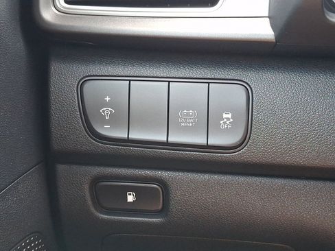 Used 2019 Kia Niro FE FWD image 24