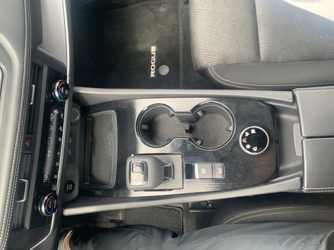 Certified 2026 Nissan Rogue SV image 21