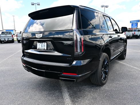 Used 2026 Cadillac Escalade Sport w/ LPO, ONYX Package AWD/4WD image 6