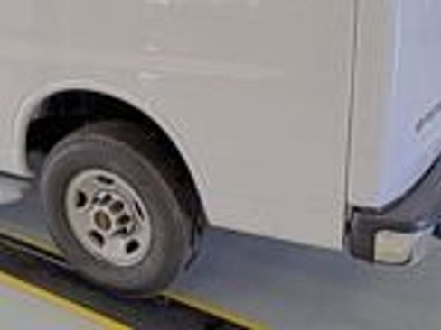 Used 2024 GMC Savana 2500 w/ Driver Convenience Package image 15