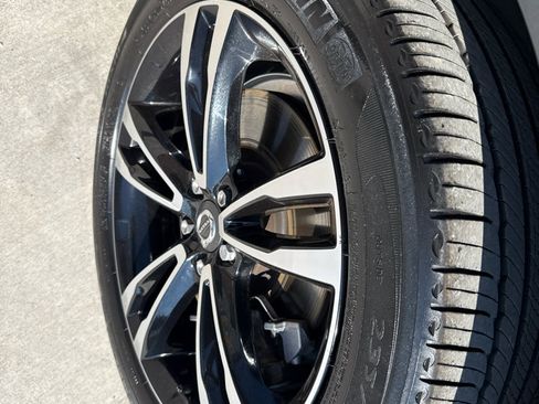 Used 2018 Volvo V90 T5 Cross Country w/ Convenience Package image 19