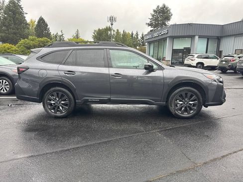 Used 2025 Subaru Outback Onyx Edition AWD/4WD image 4