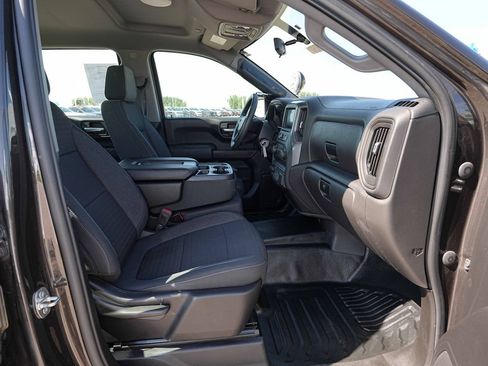 Used 2021 Chevrolet Silverado 1500 W/T w/ Z71 Off-Road Package AWD/4WD image 17