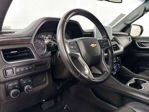 Used 2021 Chevrolet Suburban LT image 4