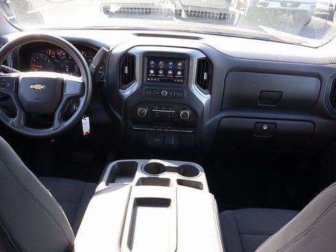 Used 2020 Chevrolet Silverado 1500 Custom w/ Custom Value Package image 14