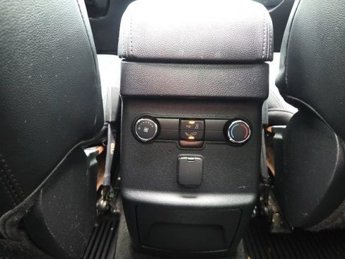 Used 2016 Ford Explorer XLT w/ Equipment Group 202A AWD/4WD image 19