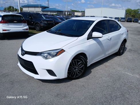 Used 2016 Toyota Corolla LE FWD image 2