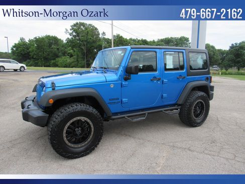 Used 2016 Jeep Wrangler Unlimited Sport w/ Connectivity Group AWD/4WD image 5