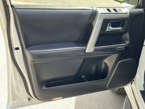 Used 2017 Toyota 4Runner Limited AWD/4WD image 26