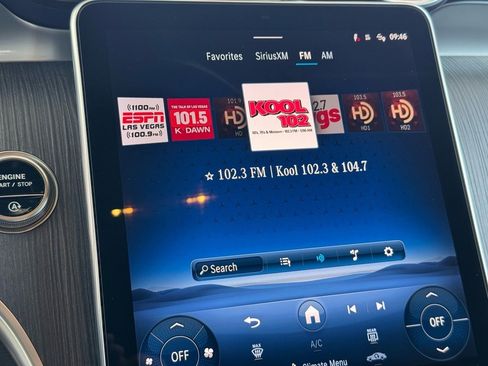 Certified 2025 Mercedes-Benz GLC 300 image 28