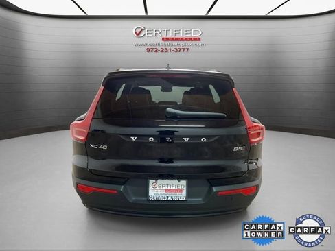 Used 2025 Volvo XC40 B5 Plus image 5