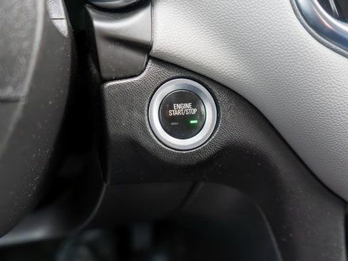 Used 2023 Chevrolet Equinox LS image 25