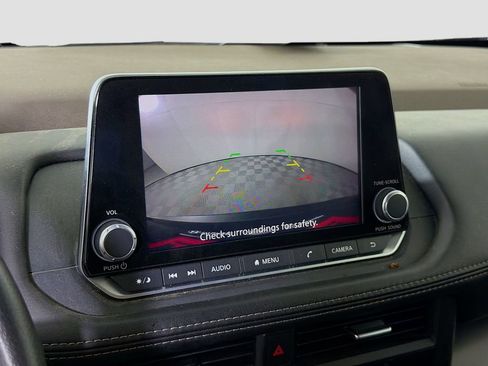 Used 2023 Nissan Rogue SV image 17