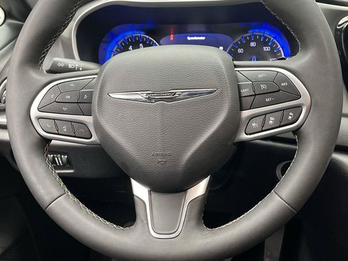 Used 2025 Chrysler Pacifica Select FWD image 14