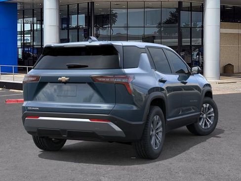 New 2026 Chevrolet Equinox LT w/ Convenience Package II FWD image 4