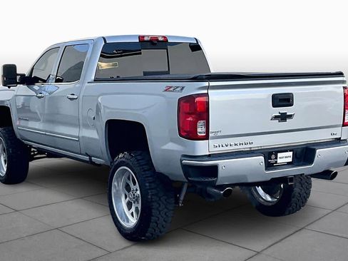 Used 2017 Chevrolet Silverado 1500 LTZ Z71 w/ LTZ Plus Package image 12