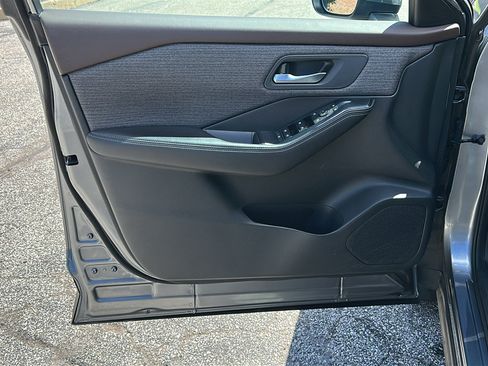 Certified 2021 Nissan Rogue SV AWD/4WD image 12