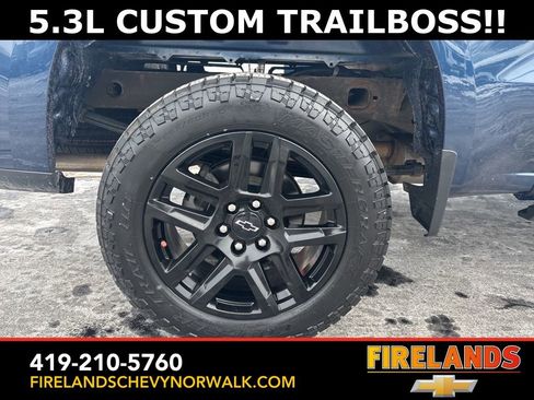 Used 2021 Chevrolet Silverado 1500 Custom Trail Boss w/ LPO, Dark Essentials Package image 12