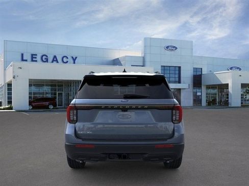 New 2026 Ford Explorer Active image 5