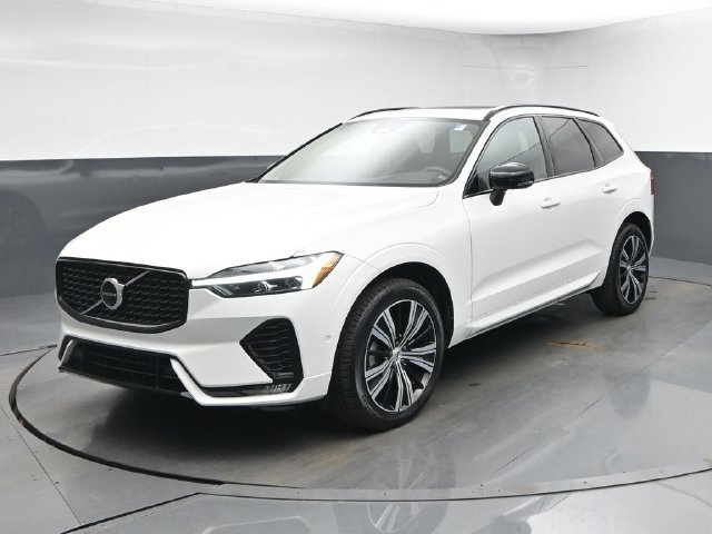 Used 2024 Volvo XC60 B5 Plus w/ Protection Package Premier AWD/4WD image 3