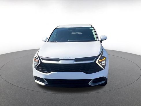 Used 2025 Kia Sportage LX image 4