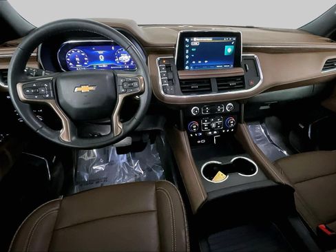 Used 2024 Chevrolet Suburban High Country w/ Premium Package 2 AWD/4WD image 15
