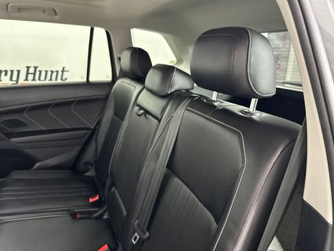 Used 2024 Volkswagen Tiguan SE w/ Panoramic Sunroof Package AWD/4WD image 27