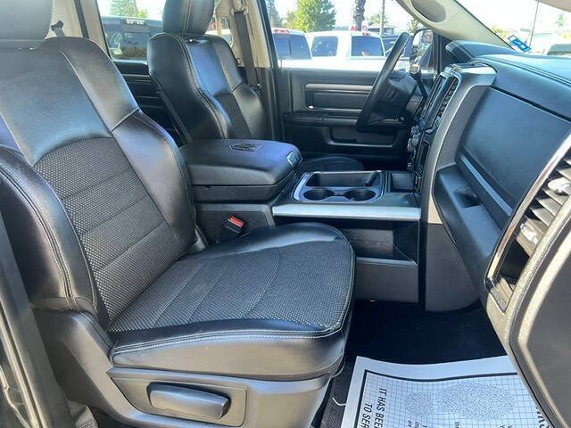 Used 2018 RAM 2500 Big Horn w/ Sport Appearance Group AWD/4WD image 15